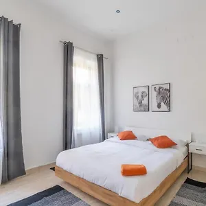 https://centre-apartments.vienna-besthotels.com