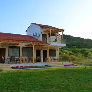 agrielia-apartments.hotelschalkidiki.net/