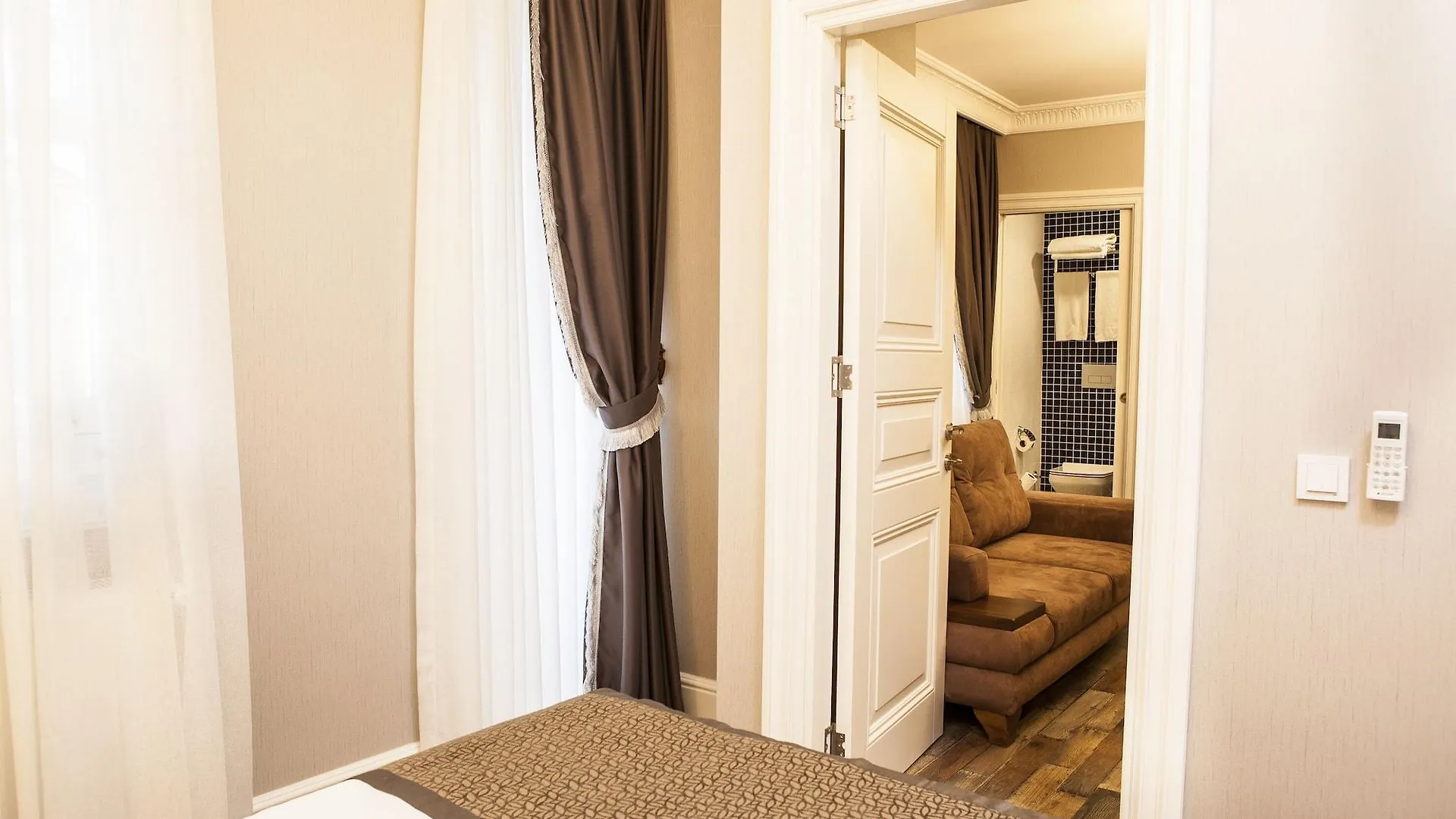 Meroddi Pera Flats Istanbul