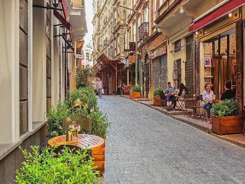 Meroddi Pera Flats Istanbul Apartment