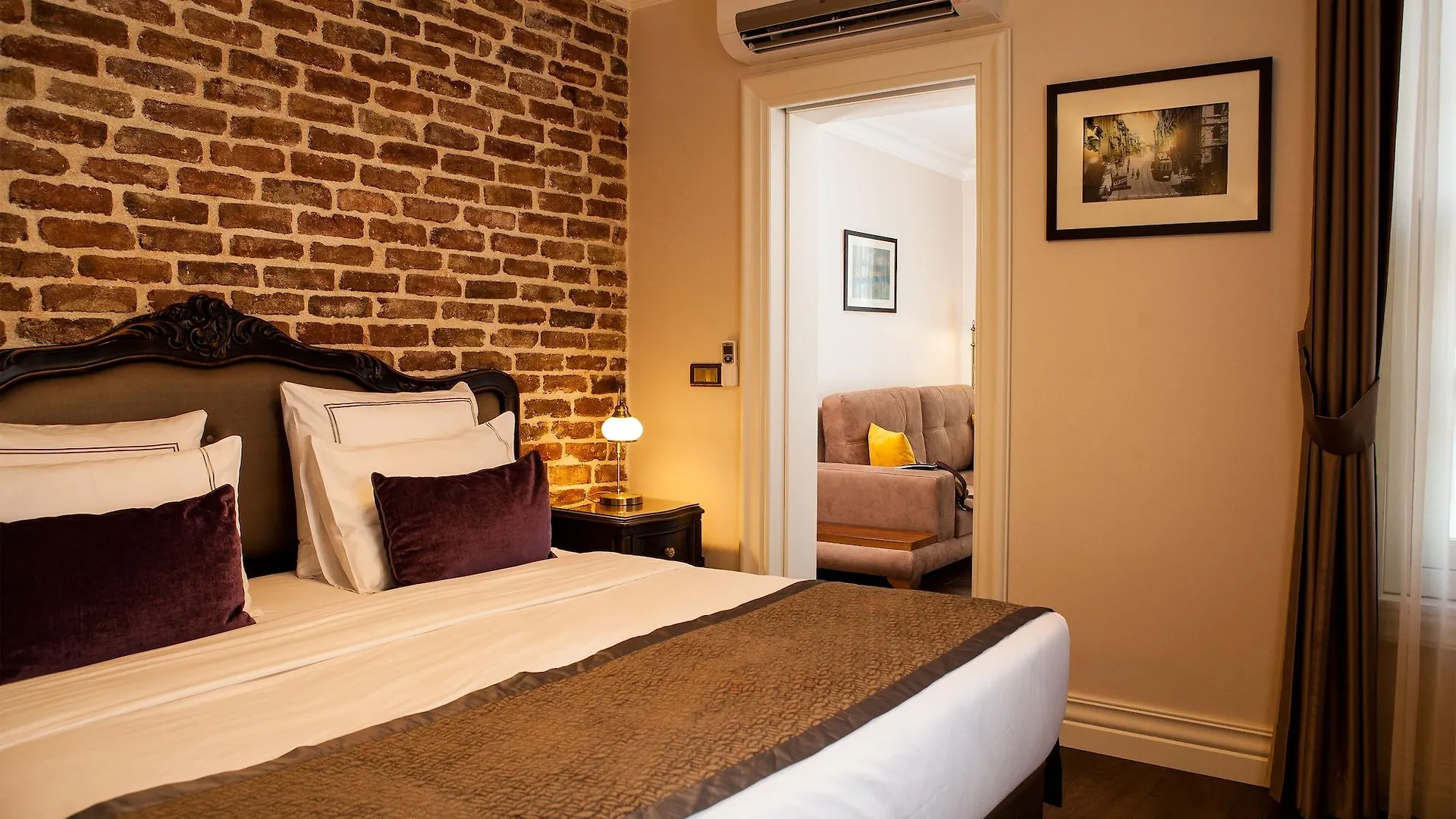Meroddi Pera Flats Istanbul Apartment